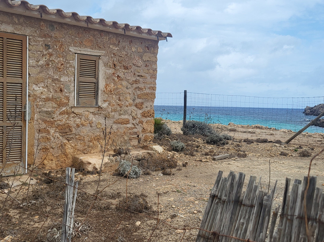 Cala Molto´-卡普德佩拉必去景点