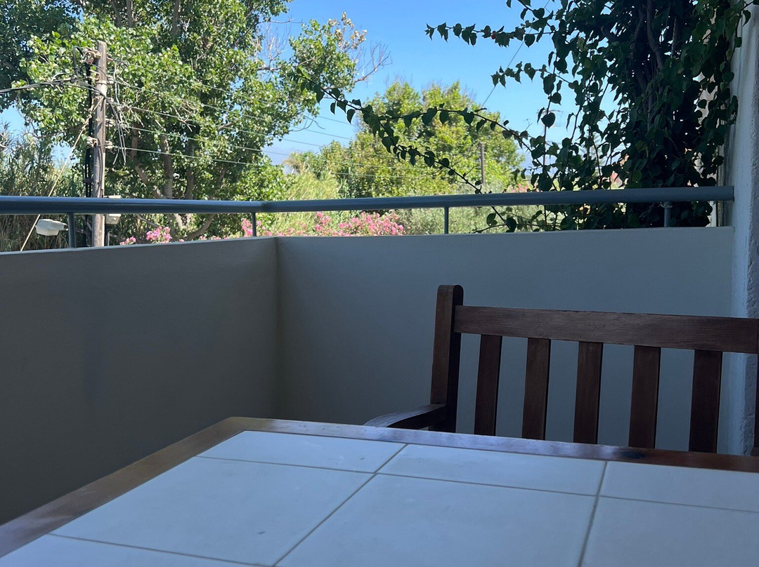 Proimos Apartments主图