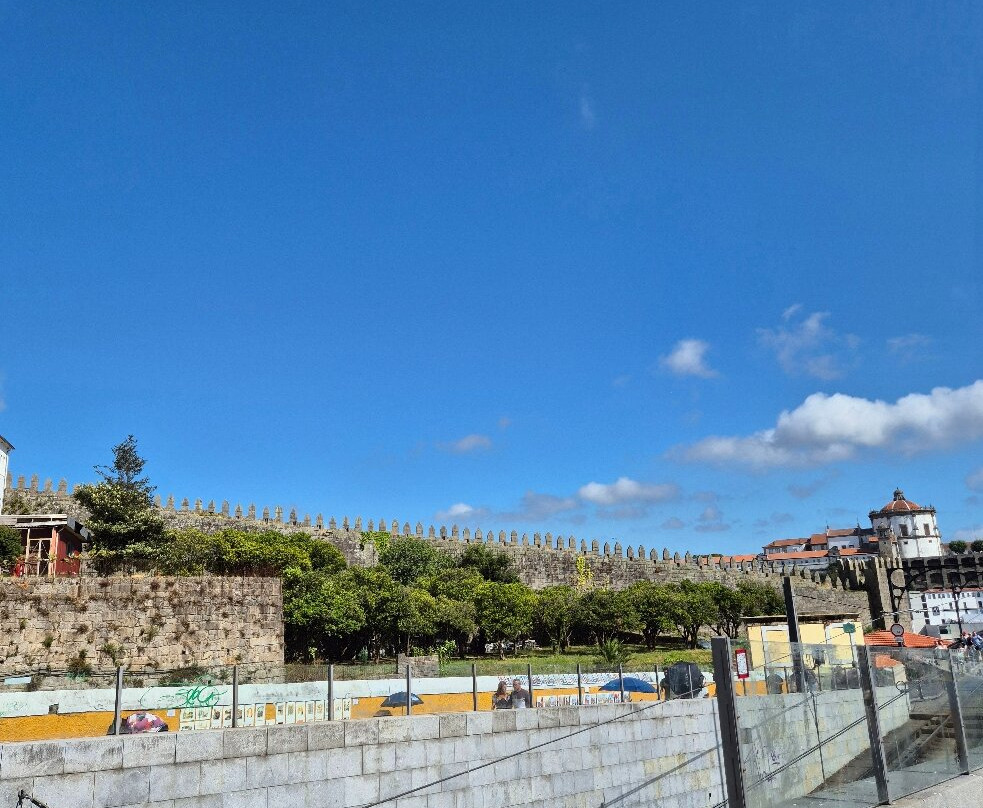 Muralha Fernandina-波尔图必去景点