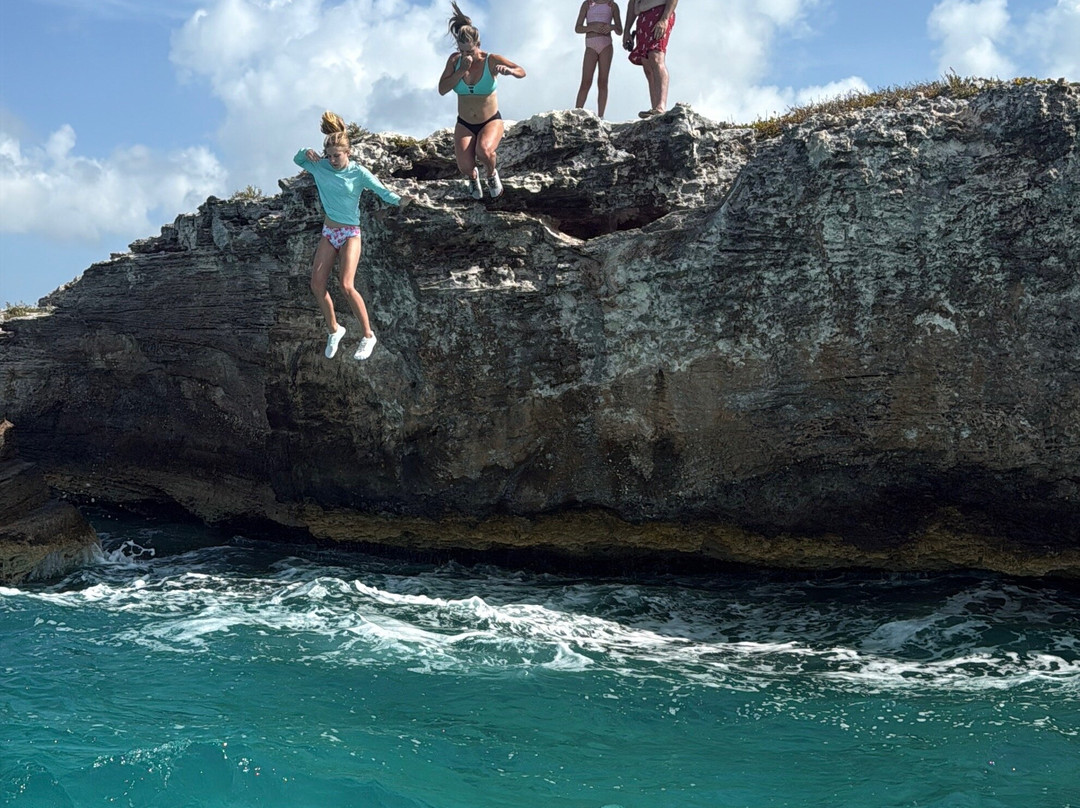 Silly Creek Water Sports-普罗维登西亚莱斯必去景点