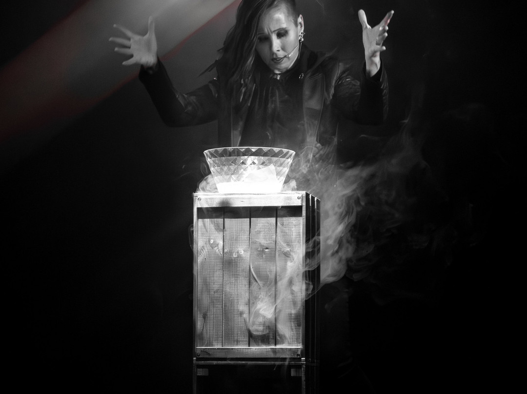 The Evolution Of Magic Show-黑潭必去景点