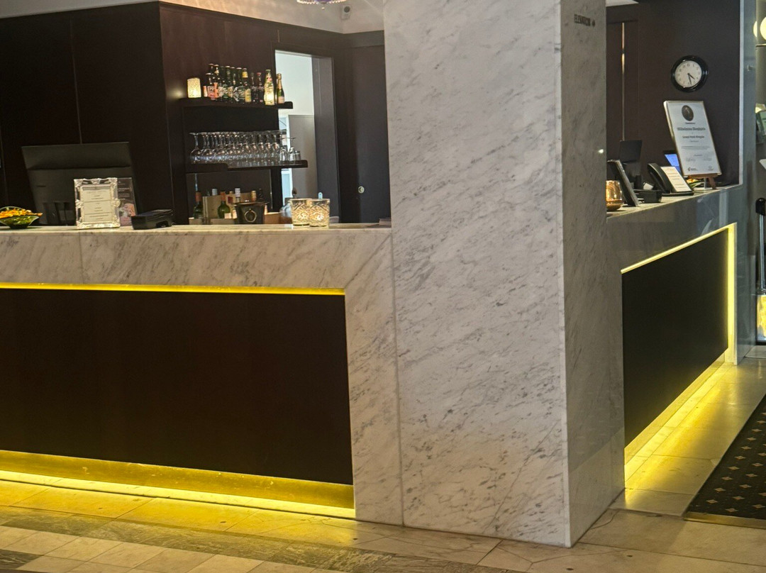 大阿凌萨斯第一酒店主图