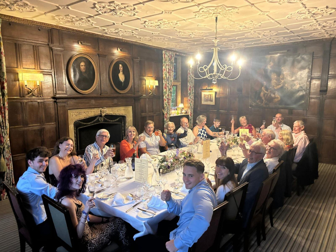 Ockenden Manor Hotel & Spa主图