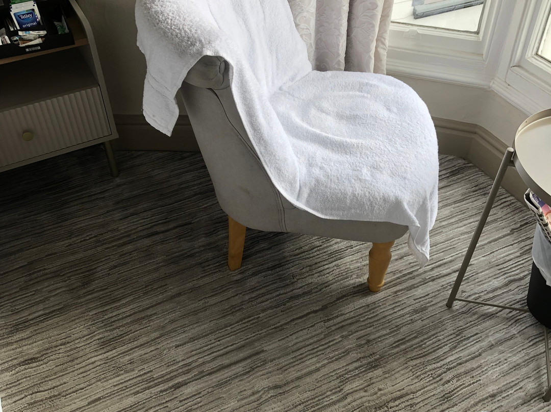 The Commodore Inn主图