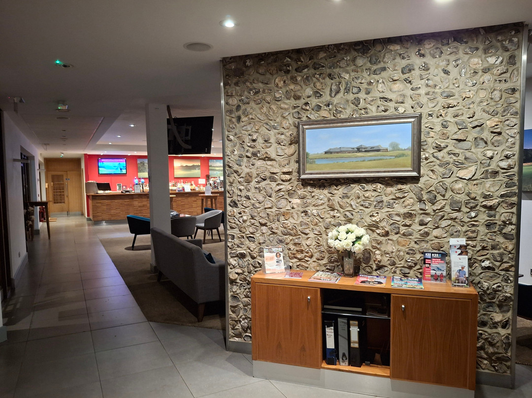 Surrey Downs Golf Club by ORIDA-Tadworth必去景点