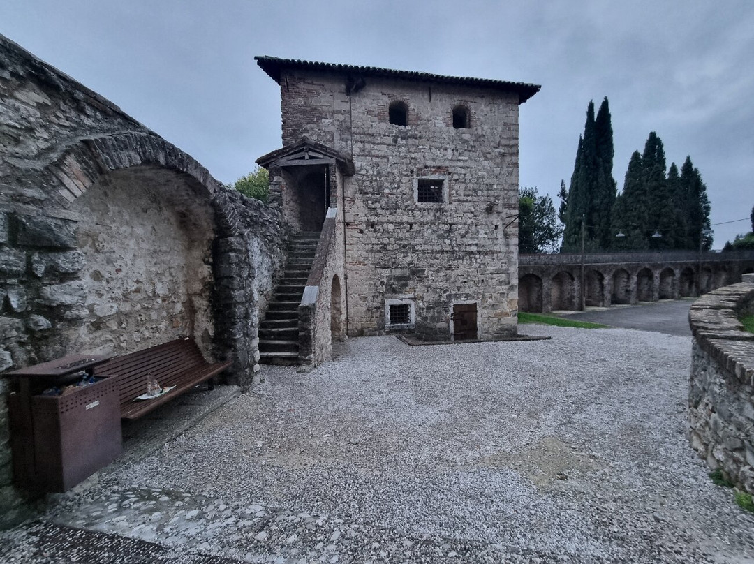 Piazza Garibaldi-阿索洛必去景点