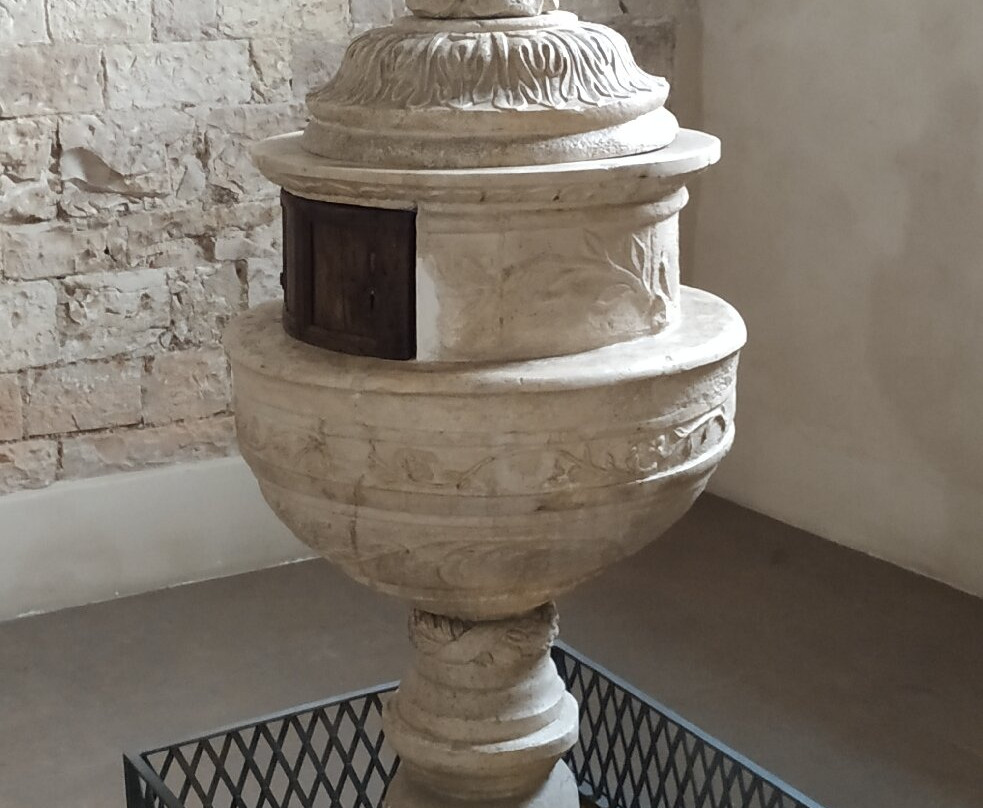 Chiesa di Santa Maria Infraportas-福利尼奥必去景点