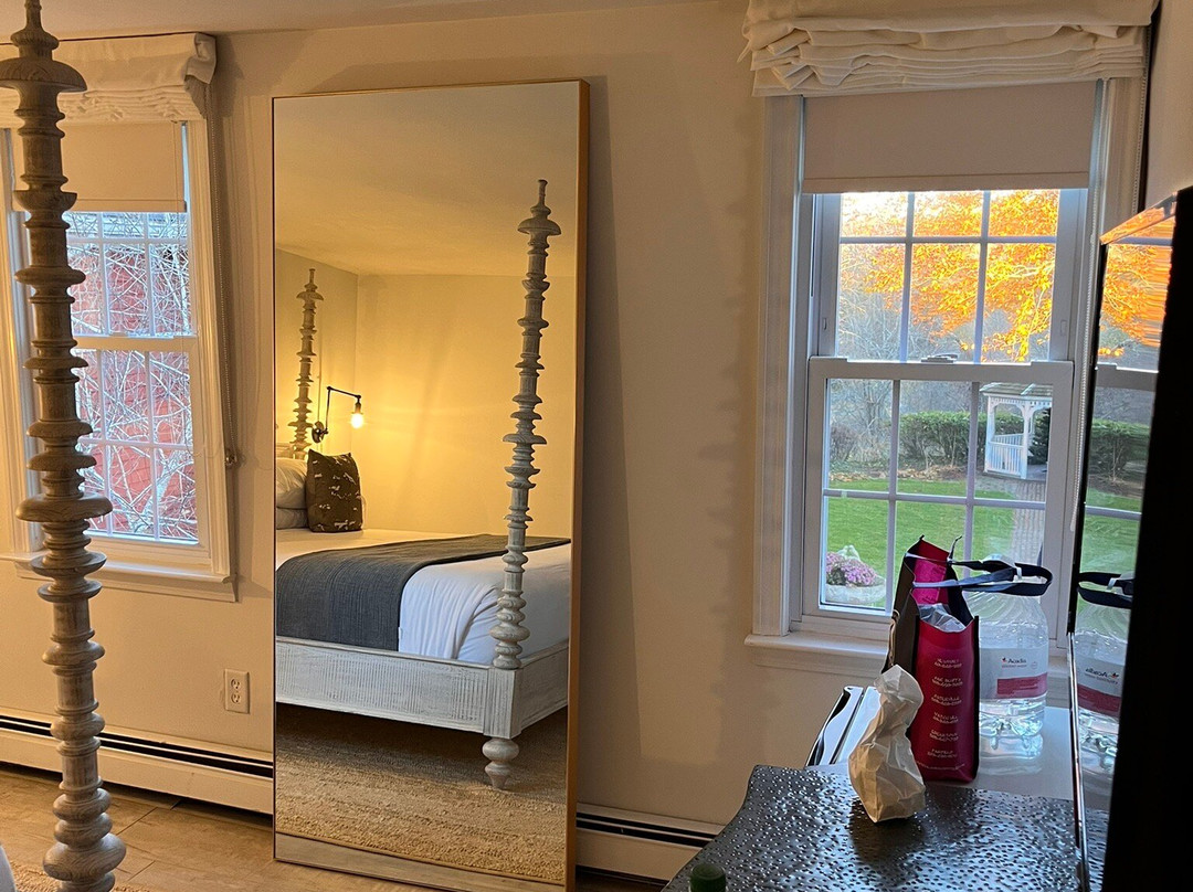 The Coonamessett主图