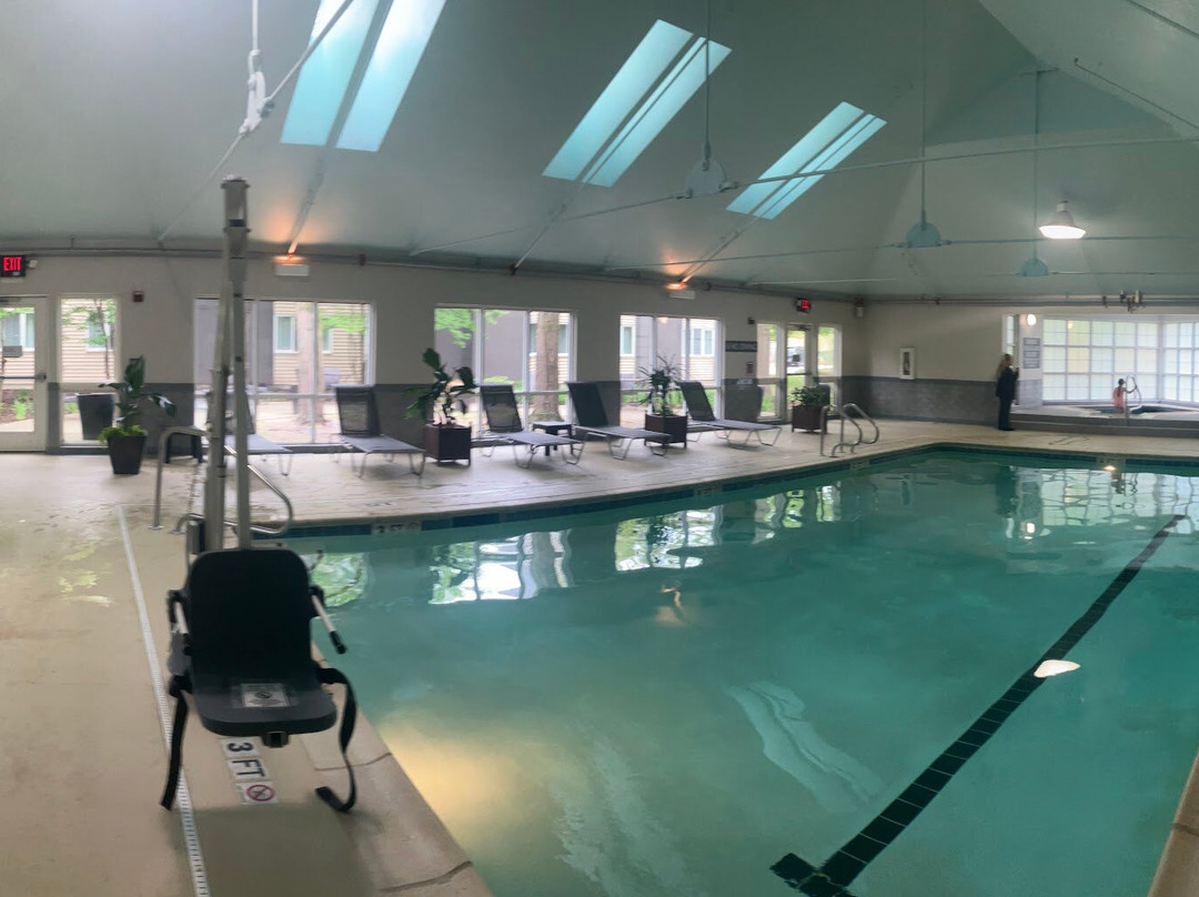 伯灵顿希尔顿逸林酒店主图