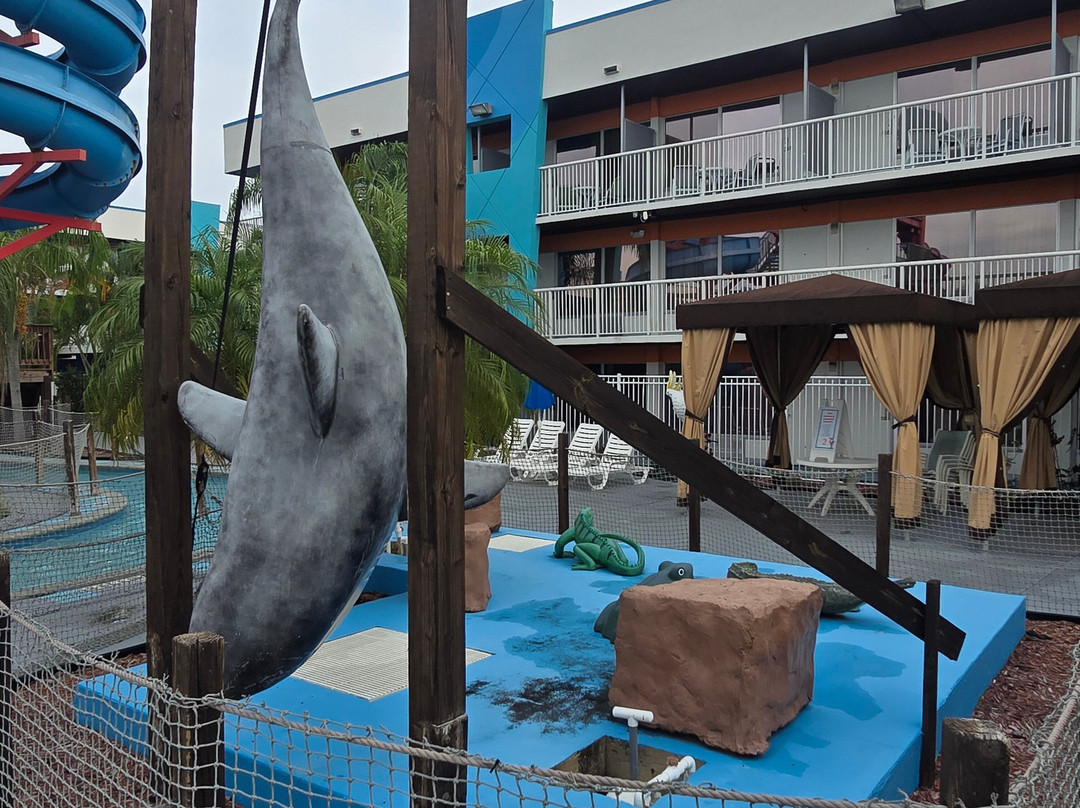 Ramada By Wyndham Hotel And Water Park主图