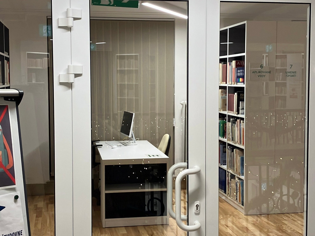 Bibliothek Ružinov-Karlova Ves必去景点