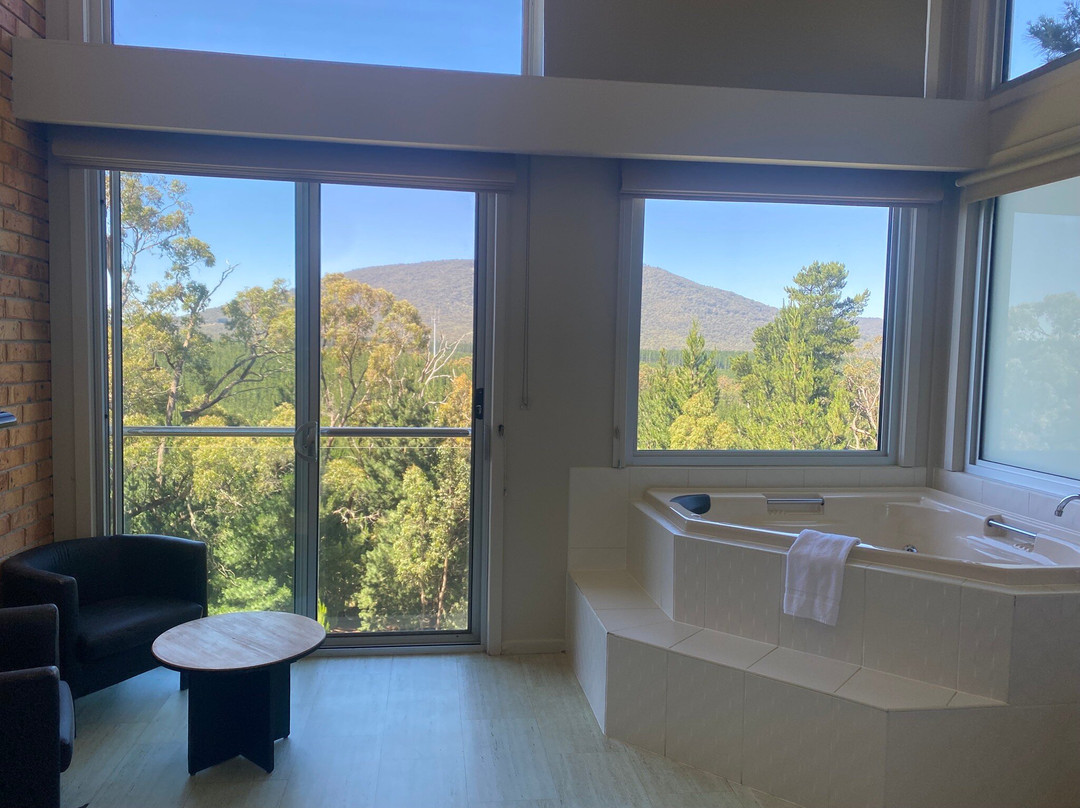 Macedon Ranges Hotel & Spa主图