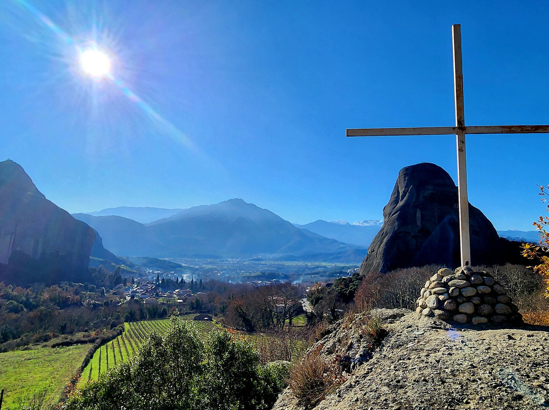Meteora Thrones - Travel & Tourism Center-卡兰巴卡必去景点
