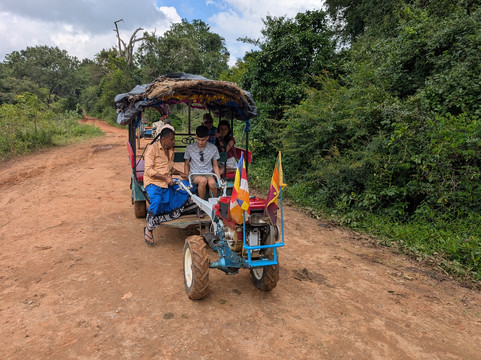 MY HOLIDAY SRI LANKA-佩拉德尼亚必去景点