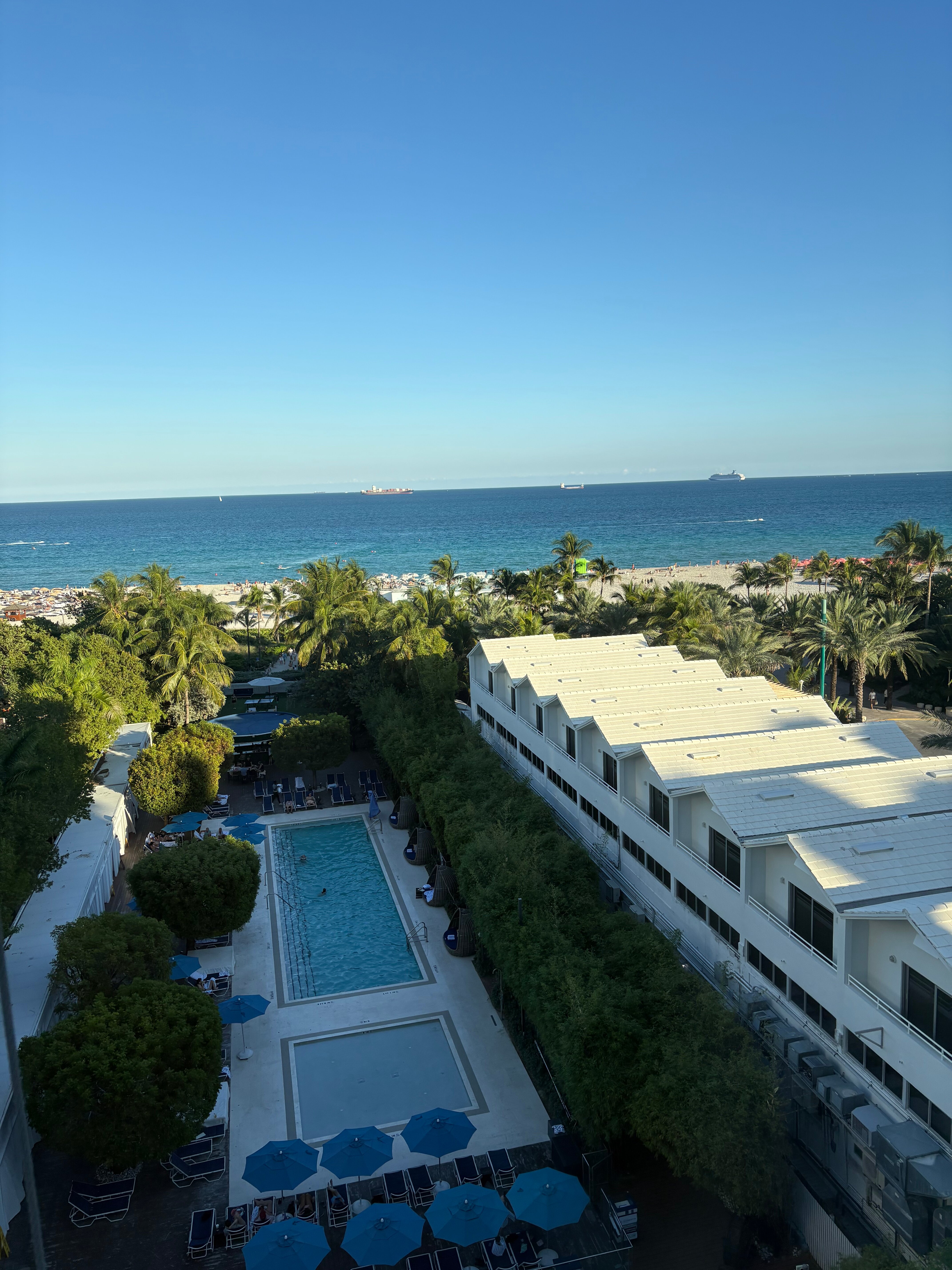 鹦鹉螺六十酒店-泳池