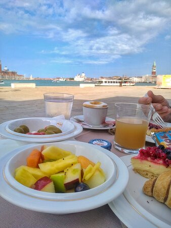 布奇托罗酒店主图