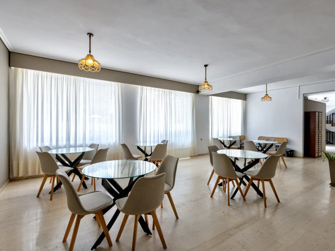 阿加西海滩酒店