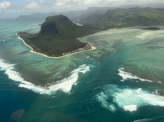 Corail Helicopteres-Triolet必去景点