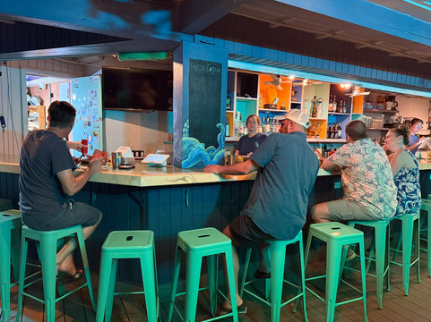 Sun And Sea Bar & Grill