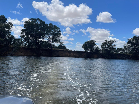 Luxury Boutique Boat Charters Mandurah-North Yunderup必去景点