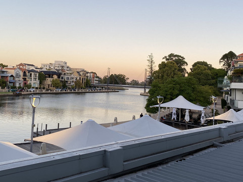 东珀斯套房酒店主图