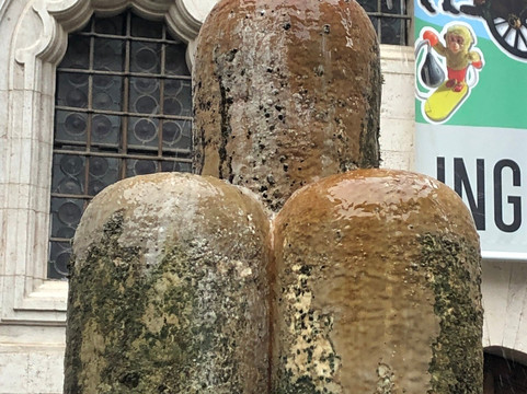 Fontana del Bargello-古比奥必去景点