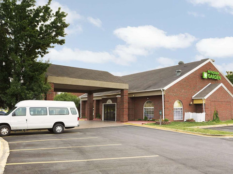 大急流城机场温德姆花园酒店