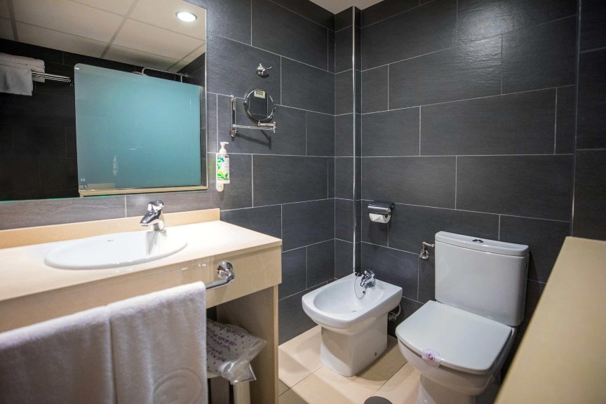 瑟维集团帕帕卢纳酒店-浴室