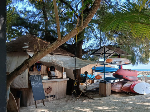 季节天堂酒店主图