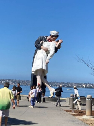 The Unconditional Surrender-圣地亚哥必去景点