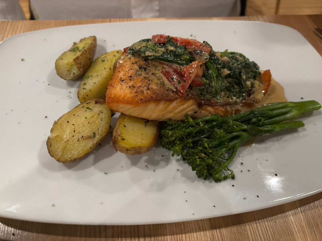 1827 Wine & Cheese Lounge