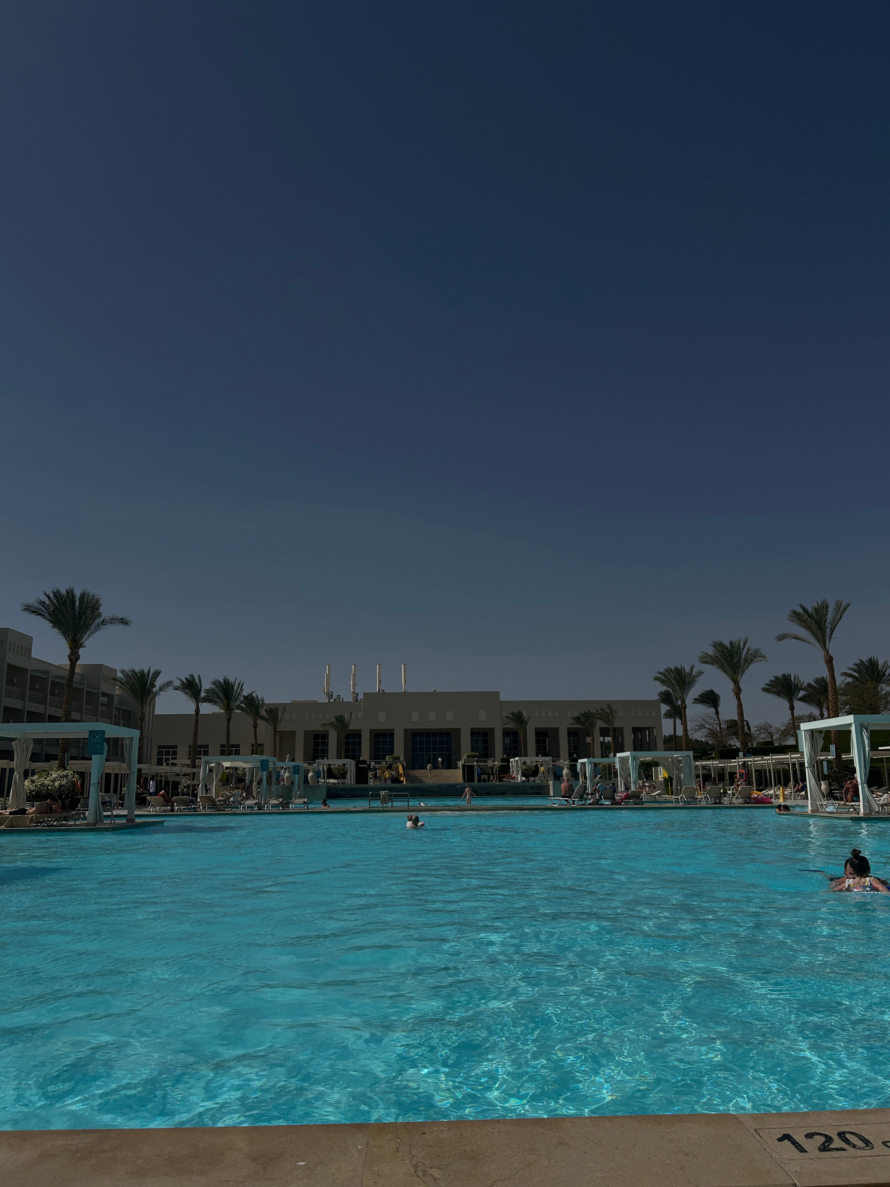 贾兹阿夸维瓦-泳池