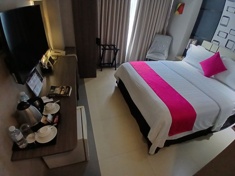 埃洛伊萨皇家套房酒店主图