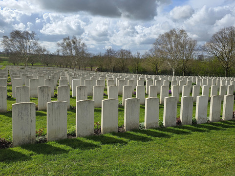 Hooge Crater Cemetery-伊普尔必去景点