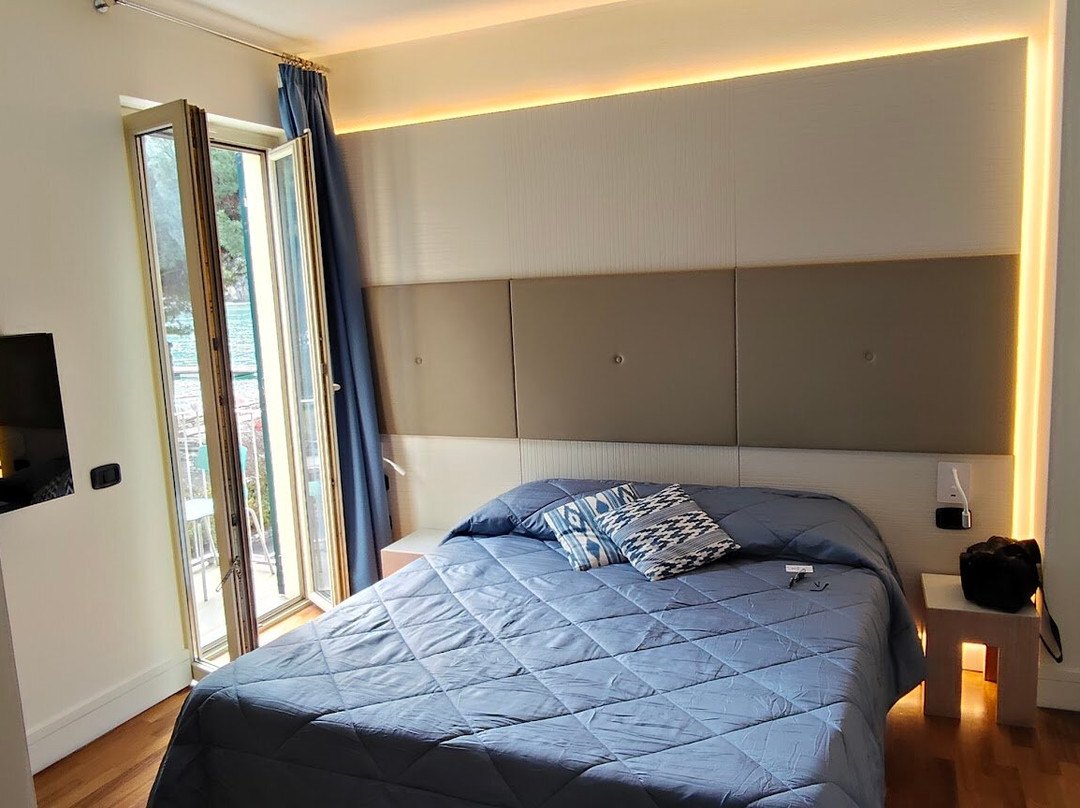 罗卡达拉卢乔拉酒店主图