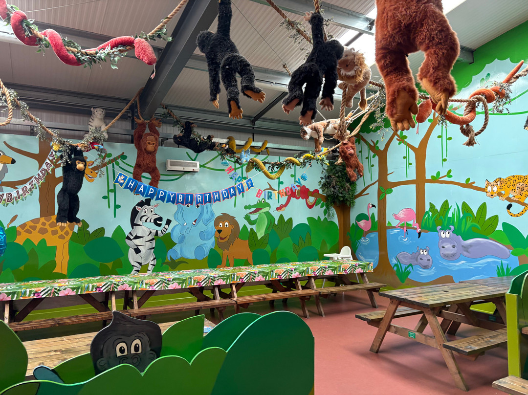 Ash End House Children's Farm-塔姆沃思必去景点