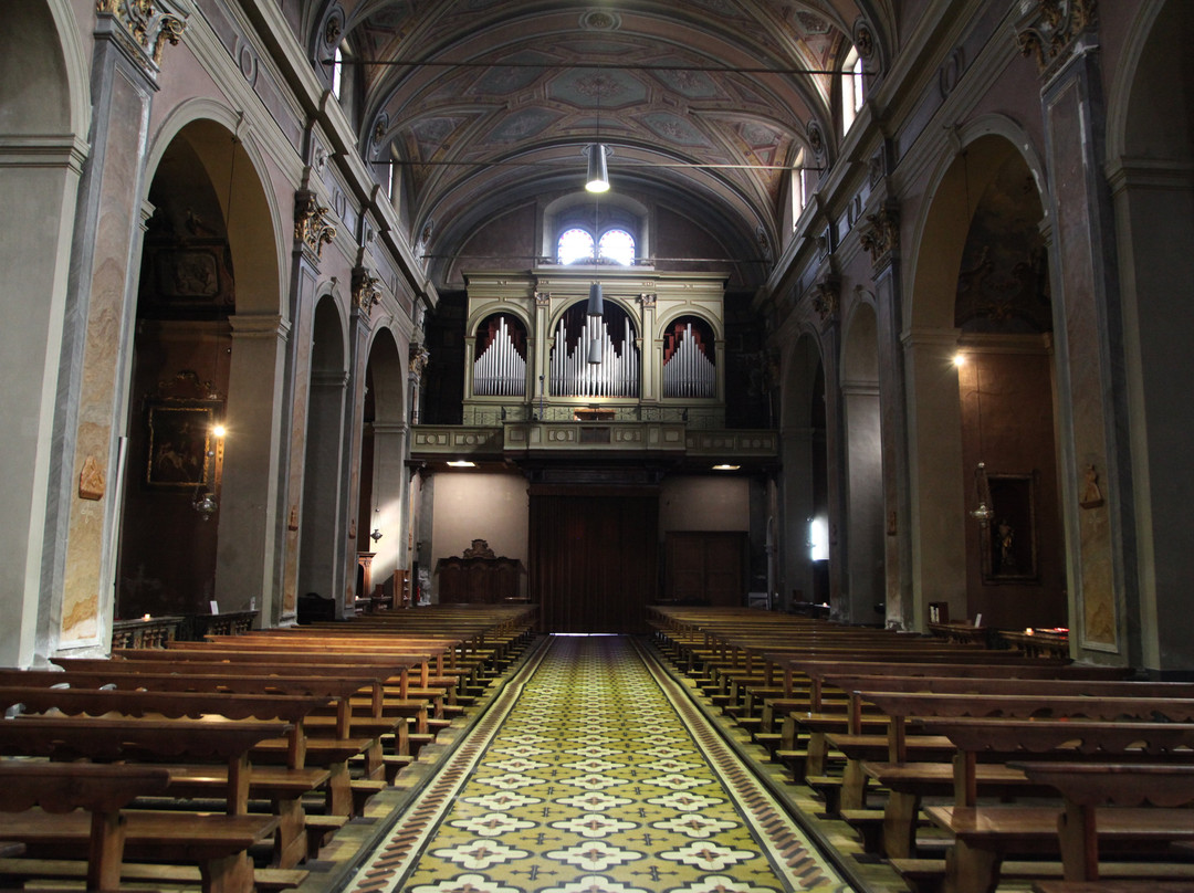 Piazza e Chiesa S. Antonio-洛迦诺必去景点