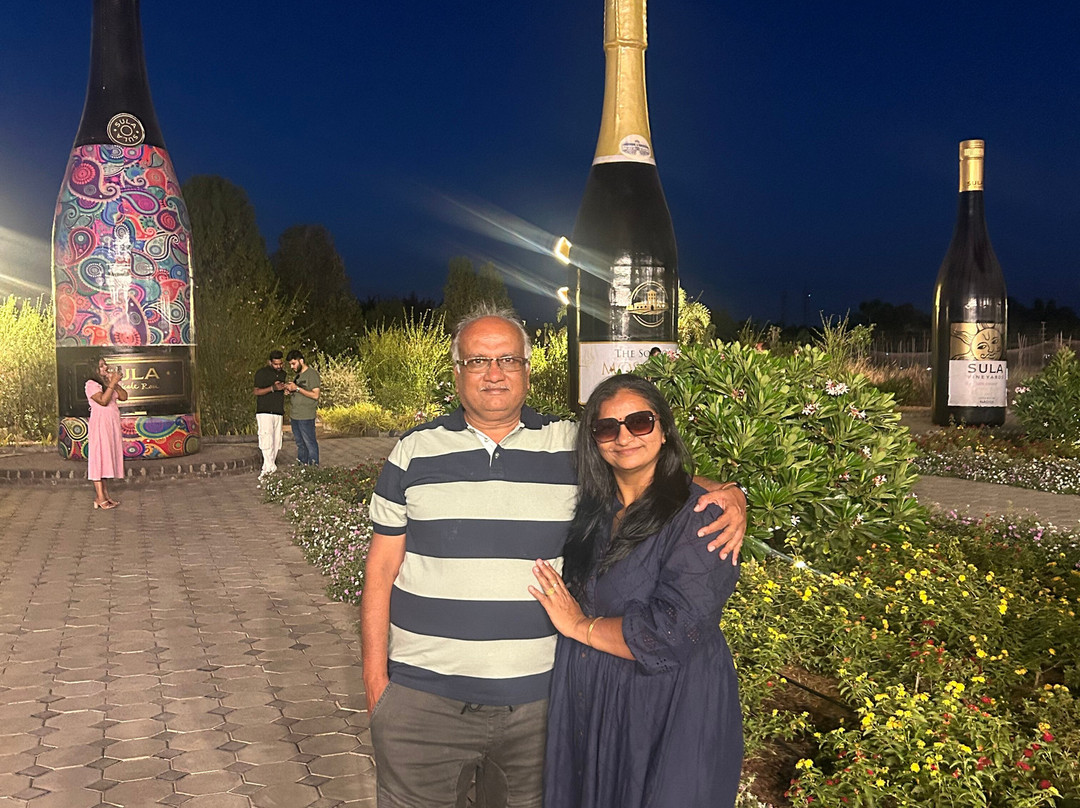 苏拉超越旅馆主图