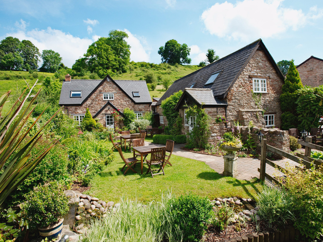 格洛斯特郡酒店住宿-Tudor Farmhouse Hotel