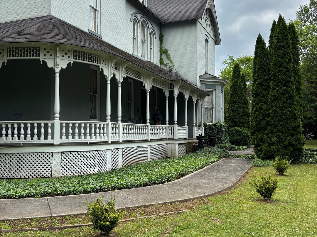Falcon Rest Mansion & Gardens-McMinnville必去景点