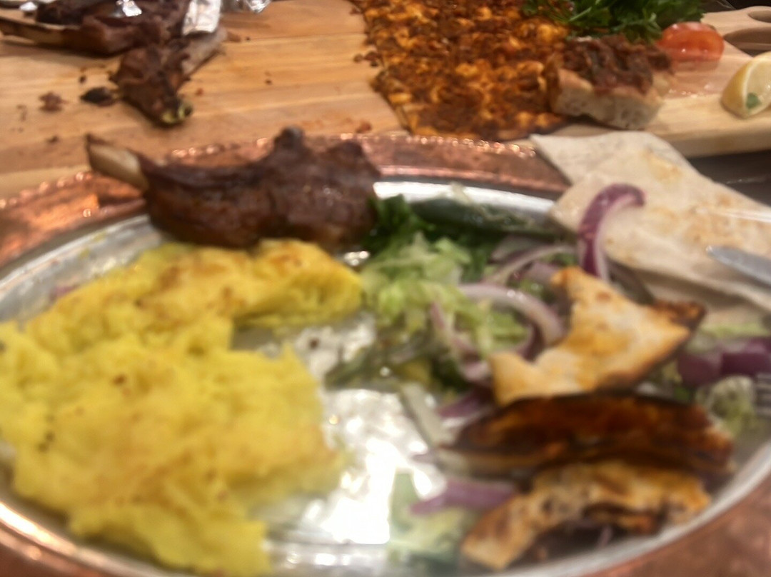 Ískender's Turkish Cuisine & Lounge