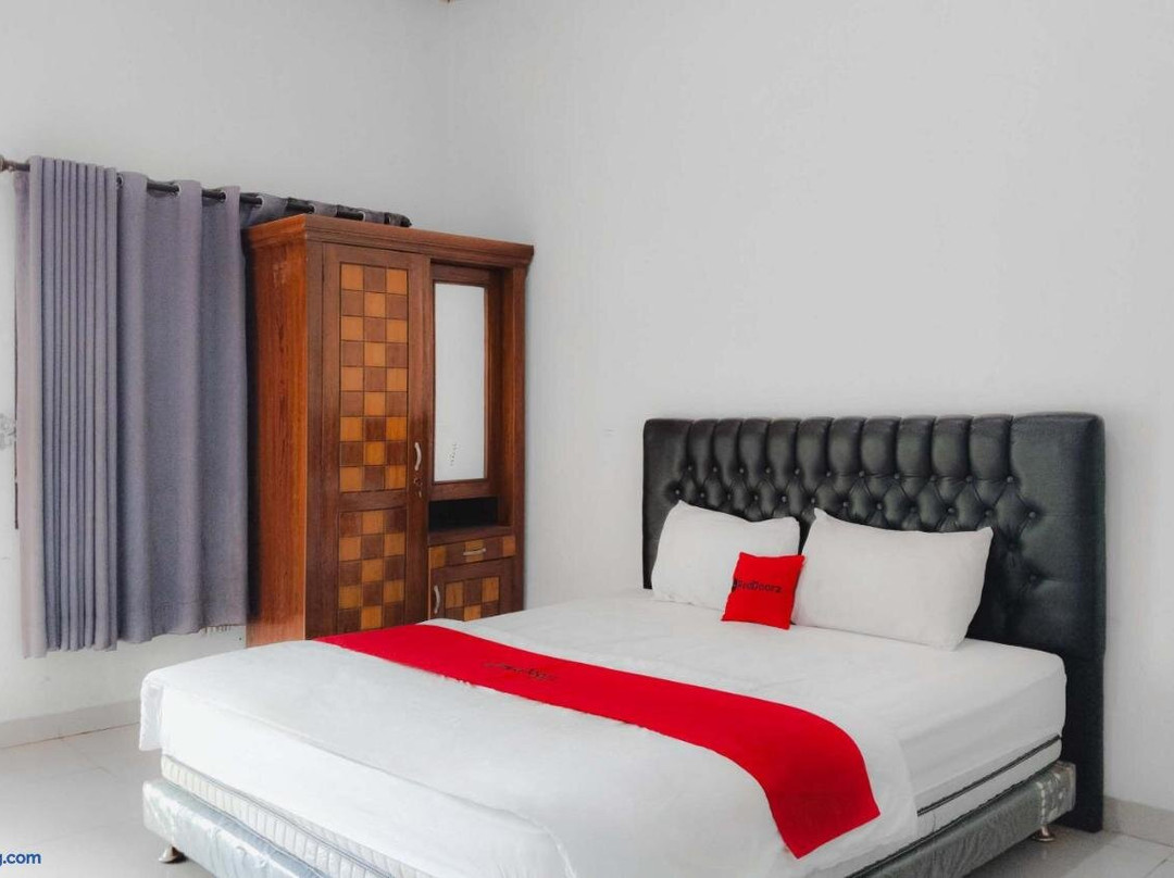 RedDoorz @ Trans Hotel Cilegon
