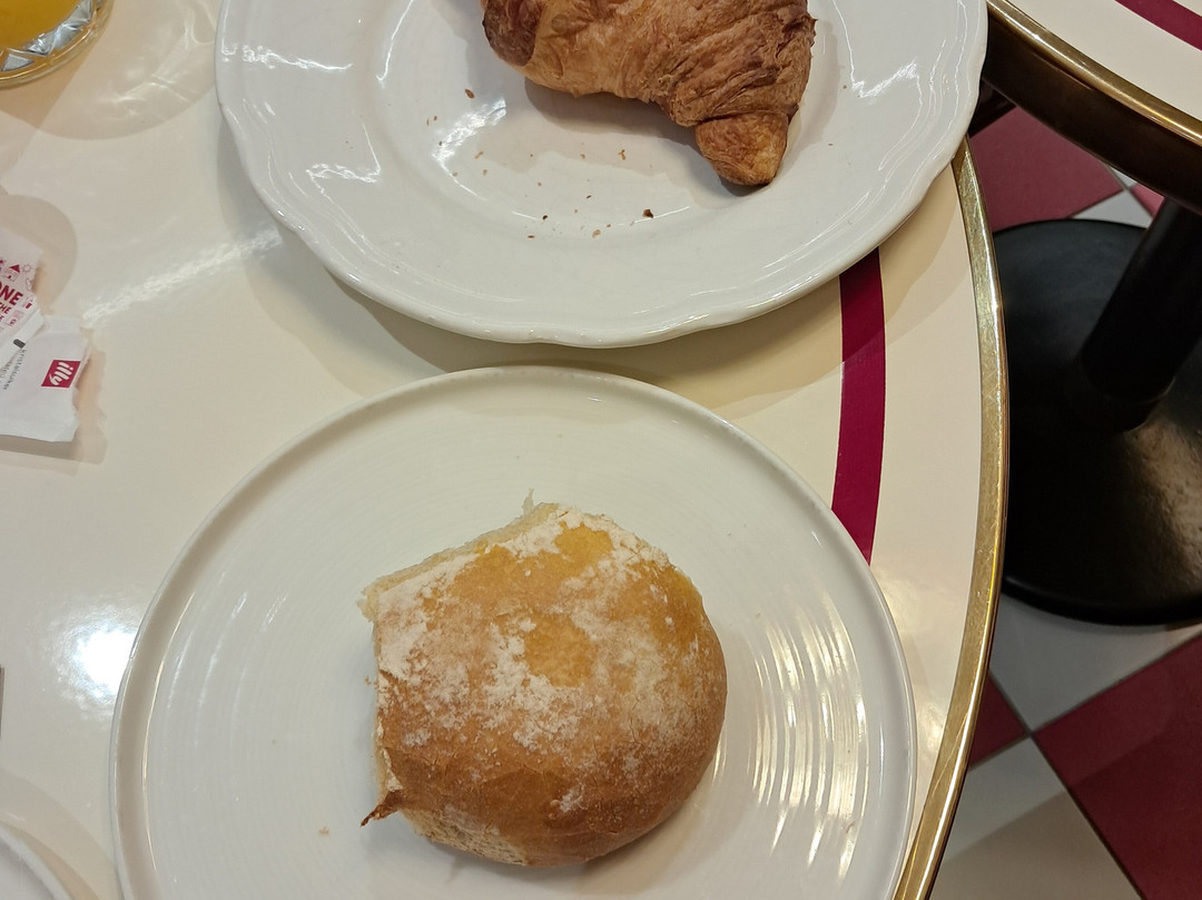 德斯法尼斯多美酒店主图