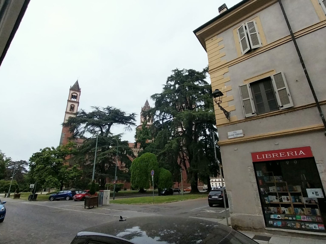 Basilica di Sant'Andrea-韦尔切利必去景点