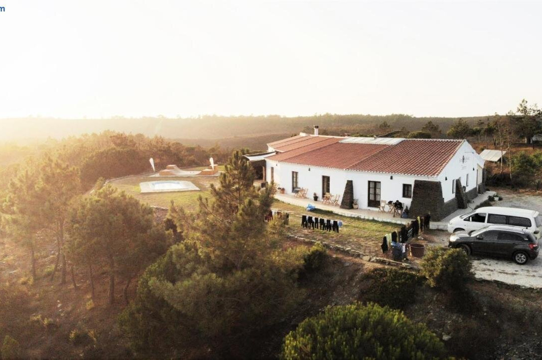 Russo Surf Resort - Vale Figueiras