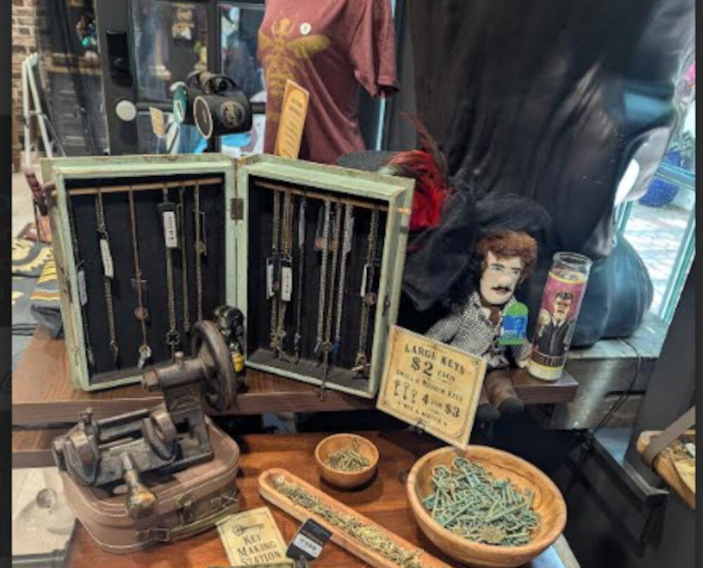 Aunt Matilda's Steampunk Trunk-圣奥古斯丁必去景点