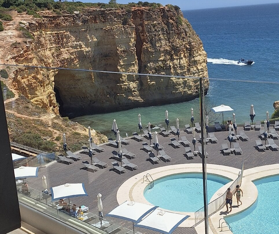 Praia do Carvoeiro-卡沃埃罗必去景点