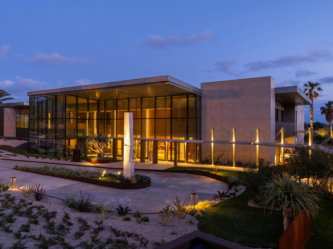 Legacy Ithos