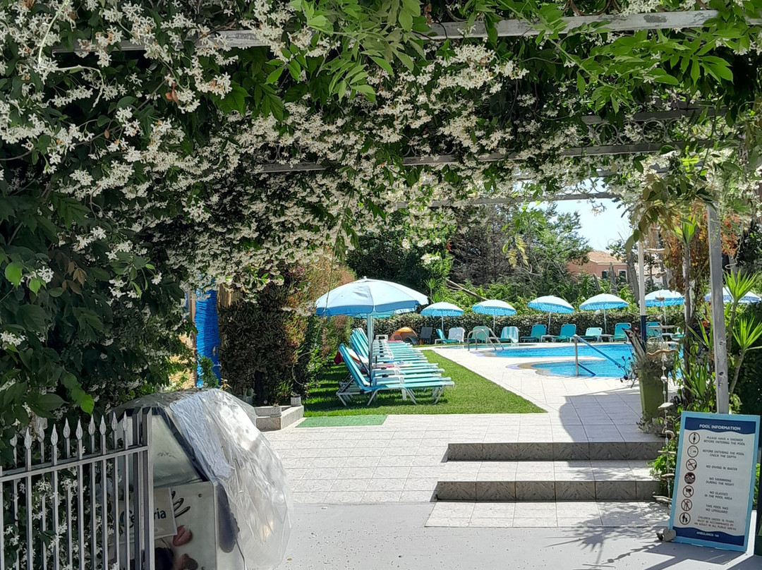 Roda Oasis Hotel & Apartments主图