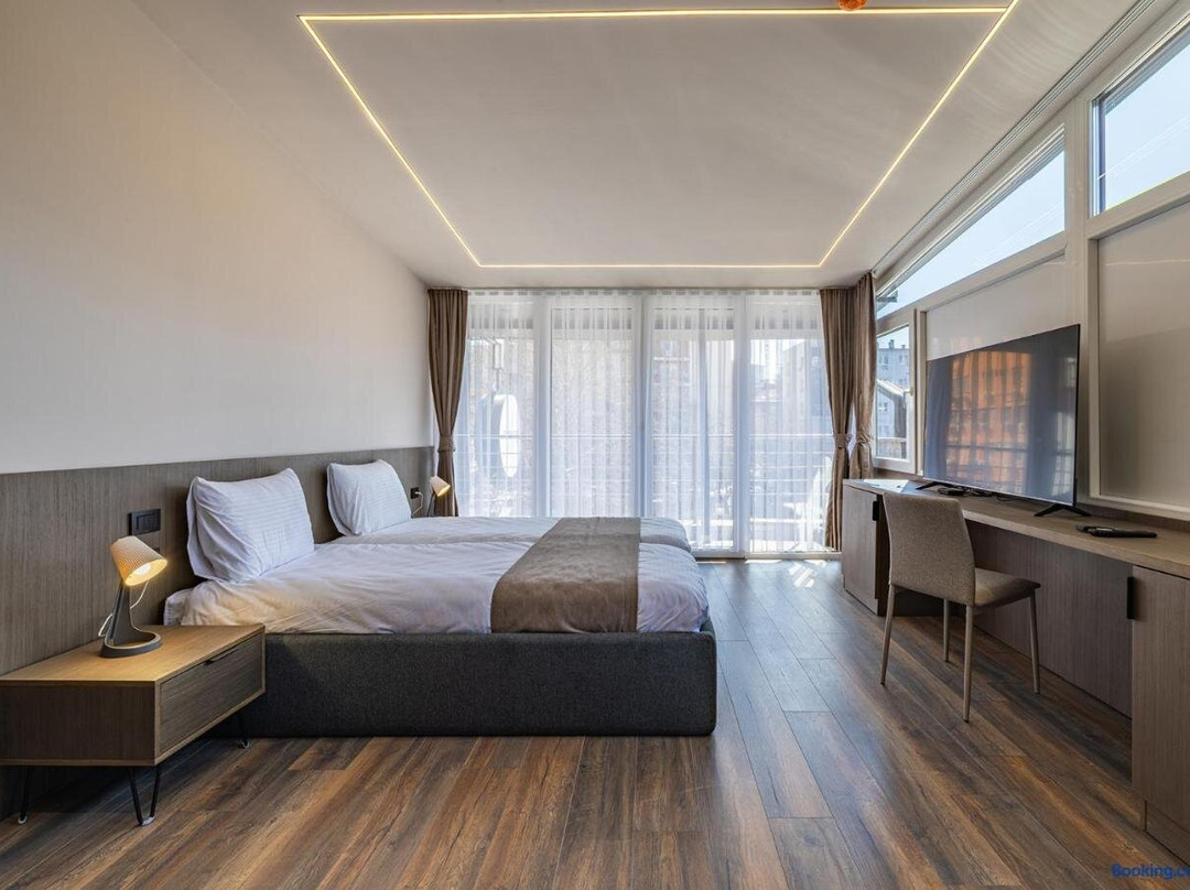 Four Side Hotel